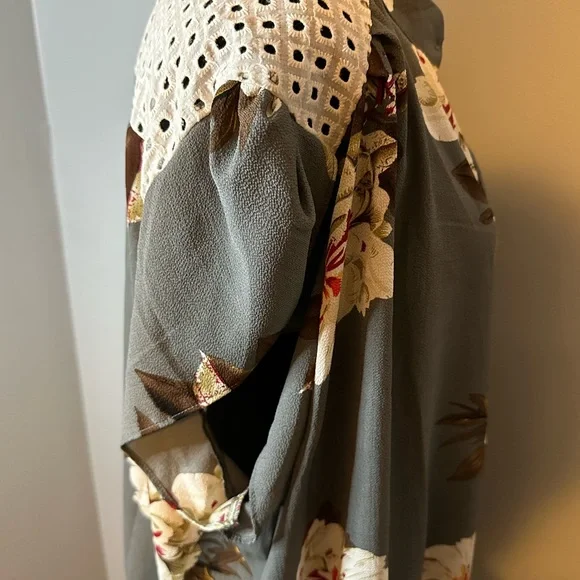 SHEIN Grey Flowery Flowy Blouse, 4XL, never worn - Picture 3 of 4